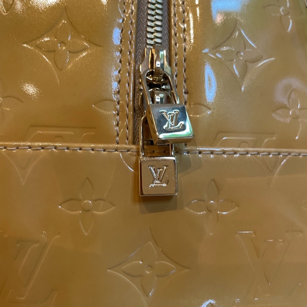 LOUIS VUITTON Monogram Mango Tompkins Square Bag - Picture 5 of 10